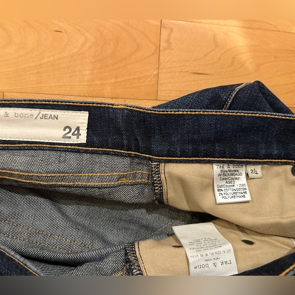 Rag and Bone Tomboy mid-rise jeans in color Aged , Size 24 - Picture 6 of 6